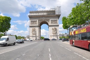 Arc de Triomphe from the middle of the Champs Élysées